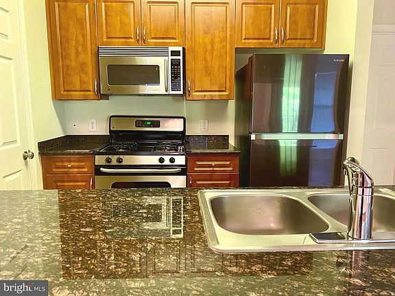 2nd image of 12108 Garden Grove Cir Unit 204