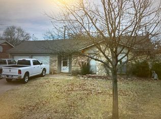 320 NW Summercrest Blvd, Burleson, TX 76028