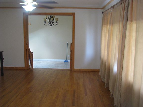 2nd image of 5 Cornell Ln