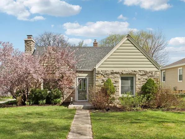 11224 West Wisconsin AVENUE, Wauwatosa, WI 53226