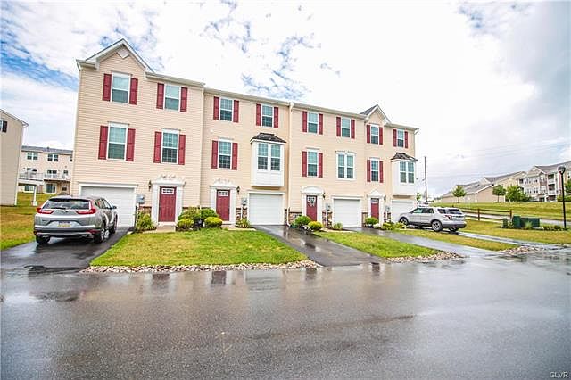 1st image of 6 Yellow Rose Ln