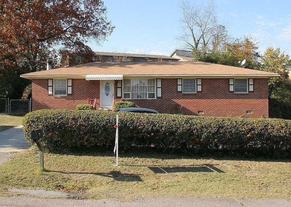 2205 Morninglo Lane