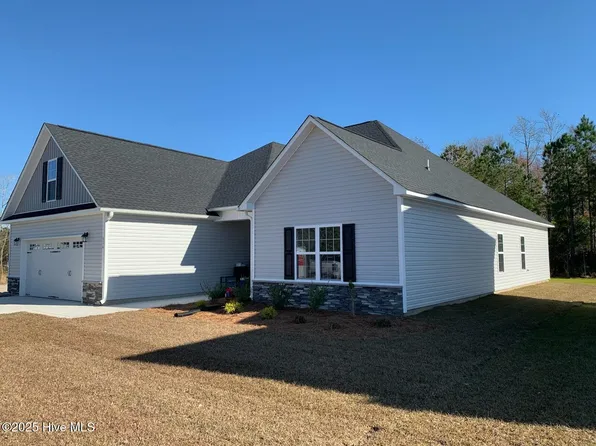 616 Blue Falcon Court, Jacksonville, NC 28546