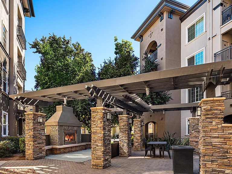 Outdoor fireplace