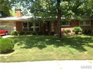 565 Lodge Dr, Saint Louis, MO