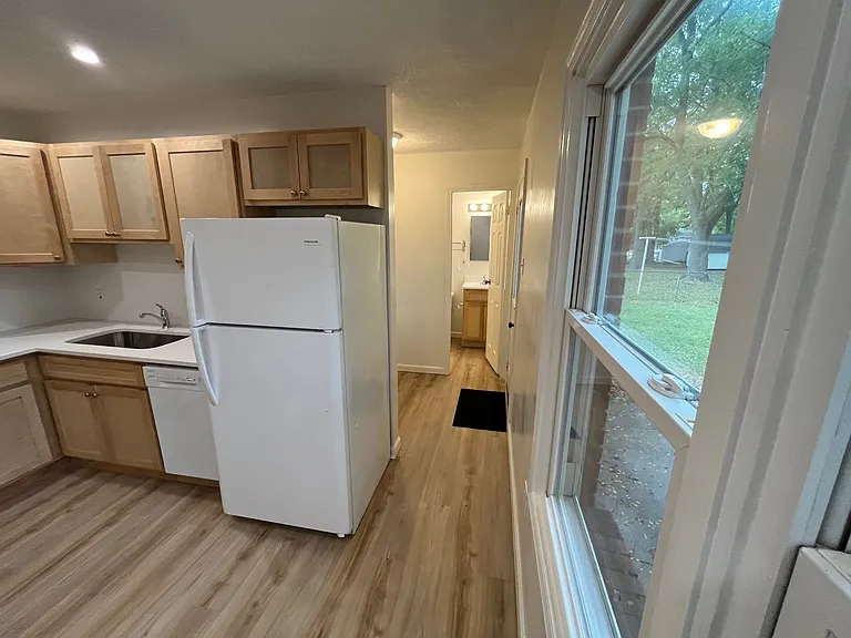 1020 Sheffield Dr — Photo 8
