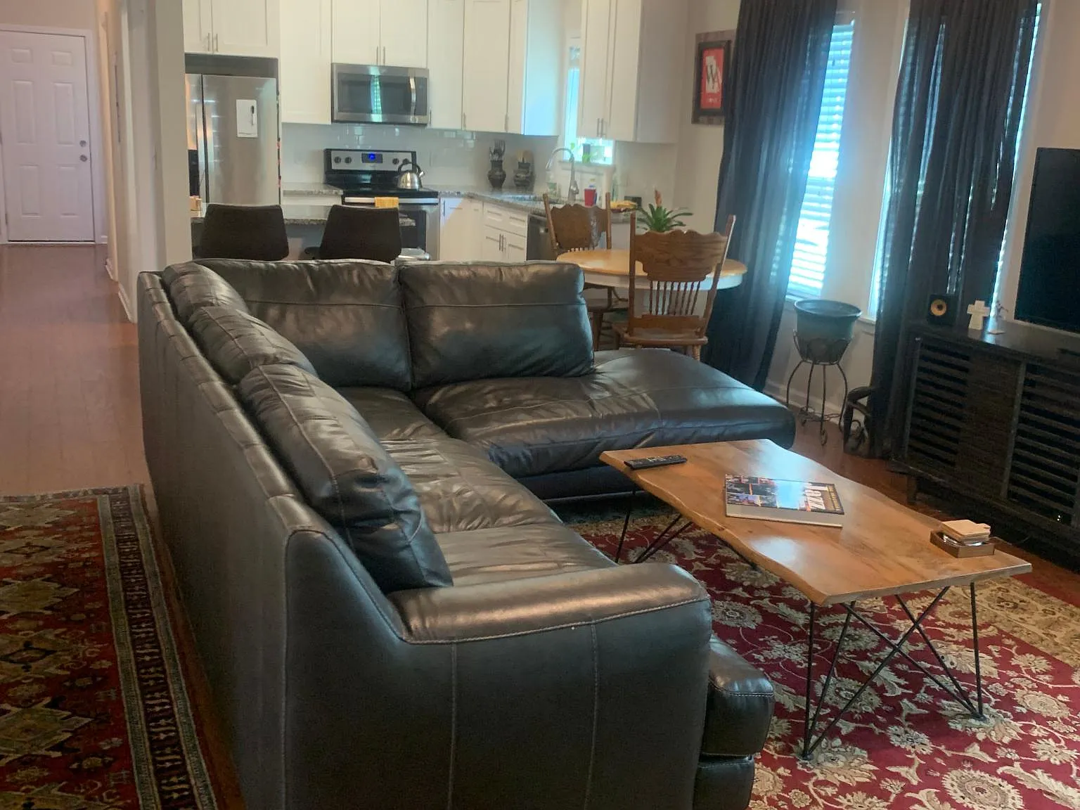 774 Welch St SW — Photo 2