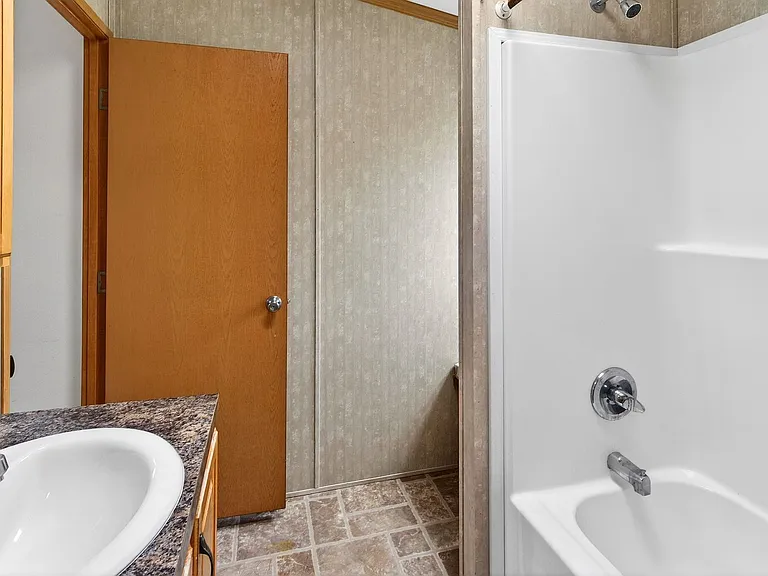 15 W Redwood Ave — Photo 14