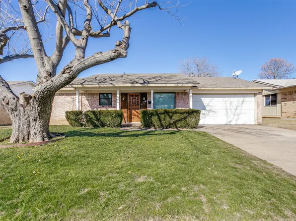 331 Ridgeway Cir, Lewisville, TX 75067