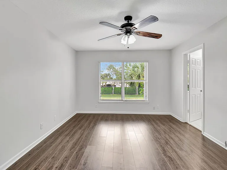 9917 Porta Leona Ln — Photo 3