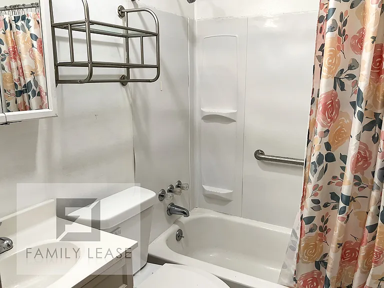 2985 E Division St — Photo 10