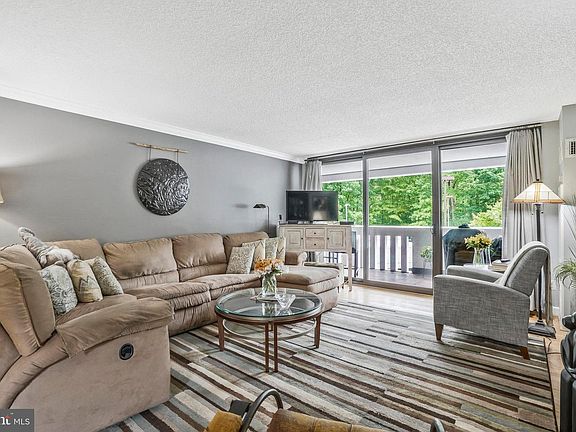 4th image of 6101 Edsall Rd APT 302