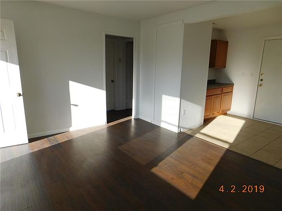 3rd image of 407 N 2nd St