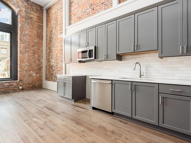 44 N High St #3B — Photo 7