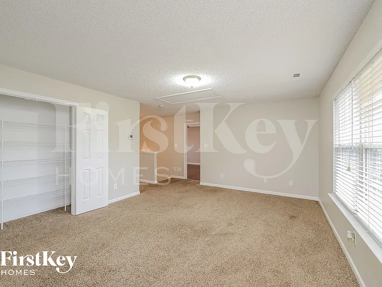 6052 Glen Way Dr — Photo 13