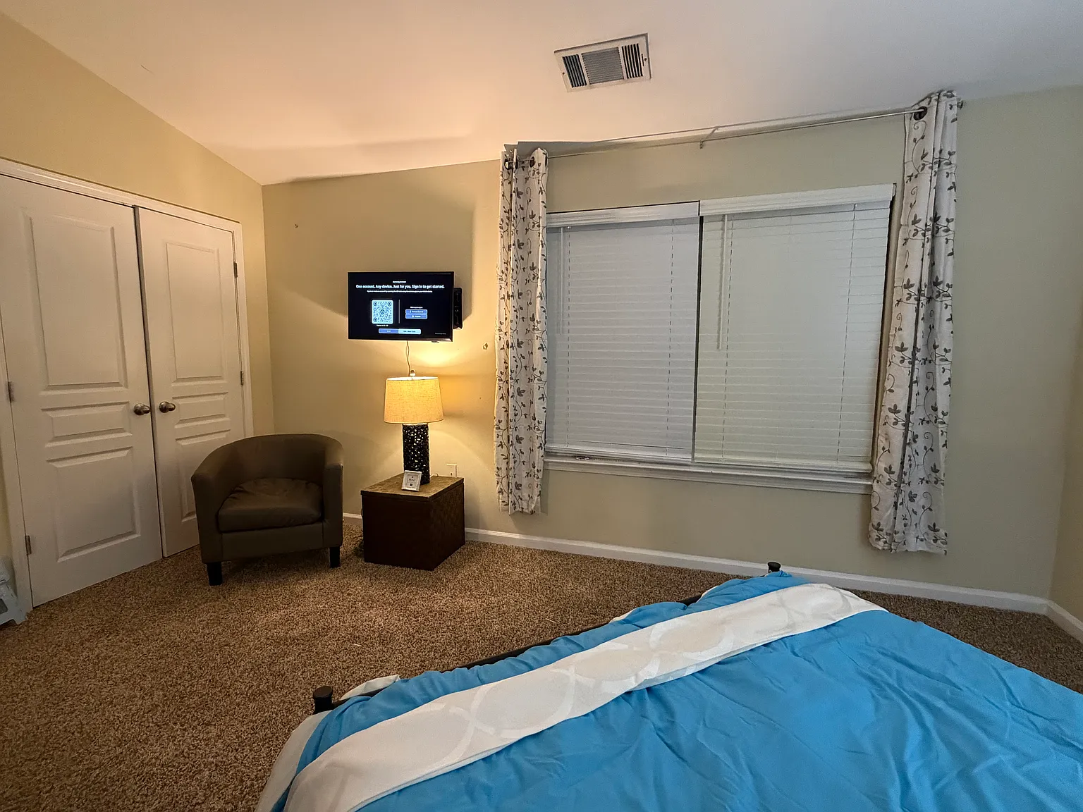 3 bed, 1294 sqft, $500 — Photo 3