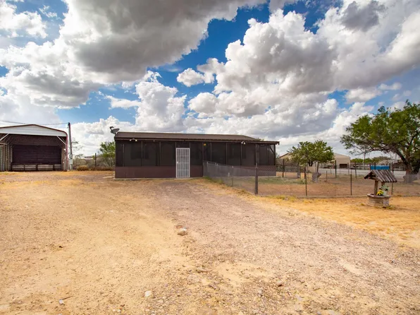 405 Eagle St, Zapata, TX 78076