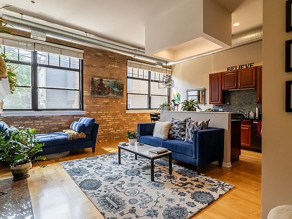 2nd image of 1201 W Wrightwood Ave APT 6