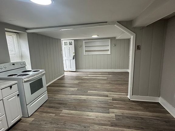 5th image of 162 Melrose Ave #4