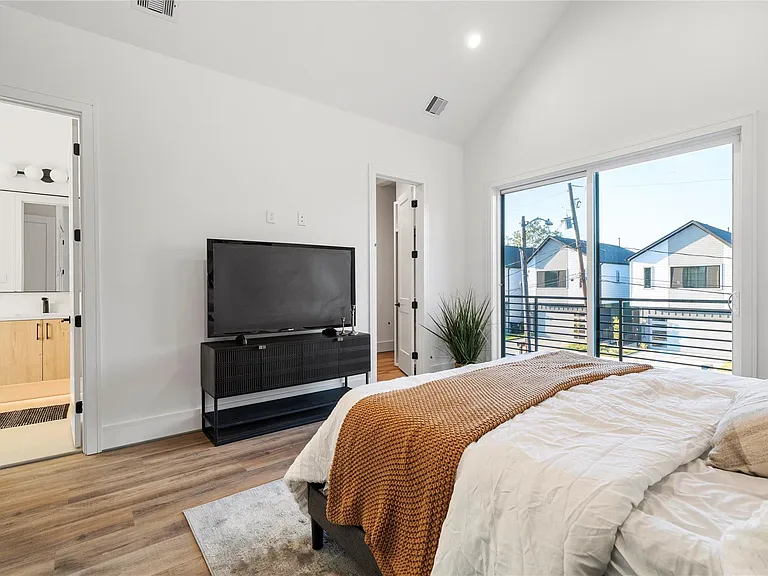 4218 Nichols St — Photo 30
