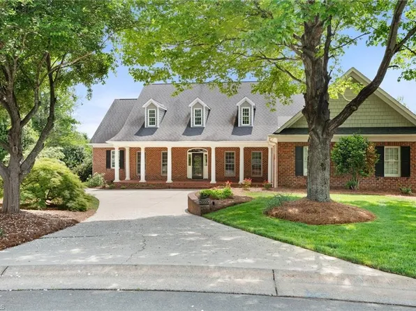 105 Fox Lake Ct, Winston Salem, NC 27106