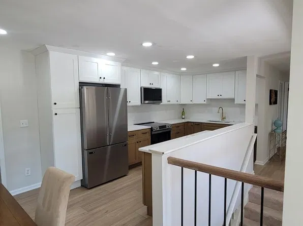 3919 Gallows Rd, Annandale, VA 22003