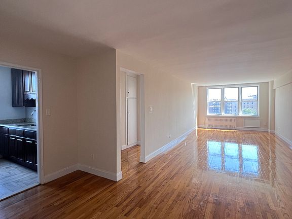 5th image of 53 Hamilton Ave Floor 1