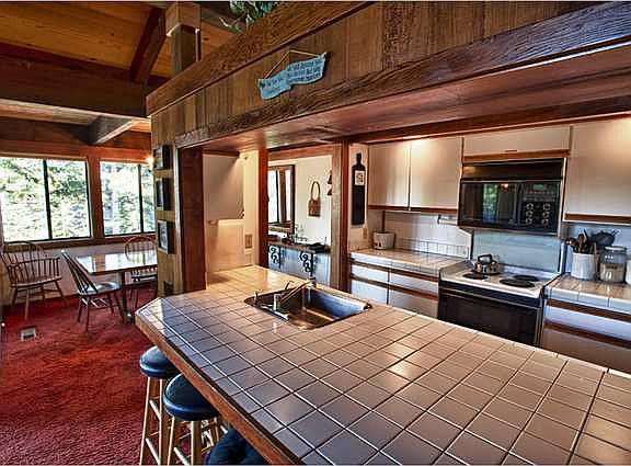 3rd image of 3600 N Lake Blvd #1