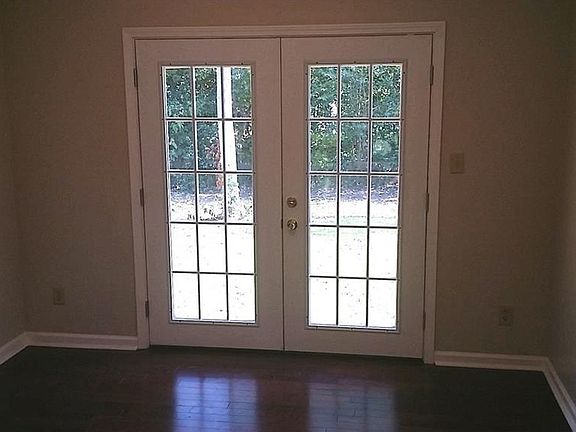 4th image of 248 Southlawn Dr