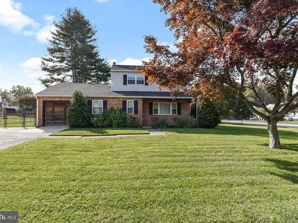 698 Cherry Tree Rd, Upper Chichester, PA 19014