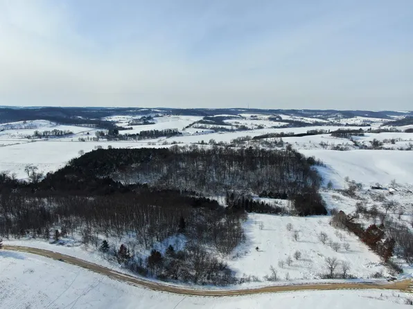 S155 Oak Ln, Elroy, WI 53929