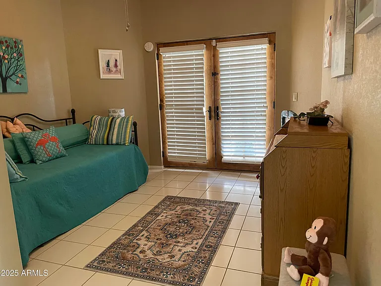 5521 E Paradise Dr — Photo 5