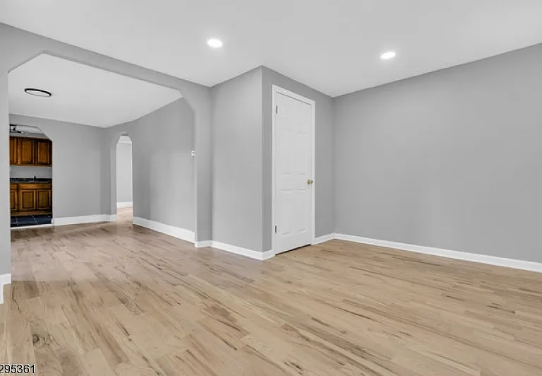 274 W Grand Ave #1 — Photo 2
