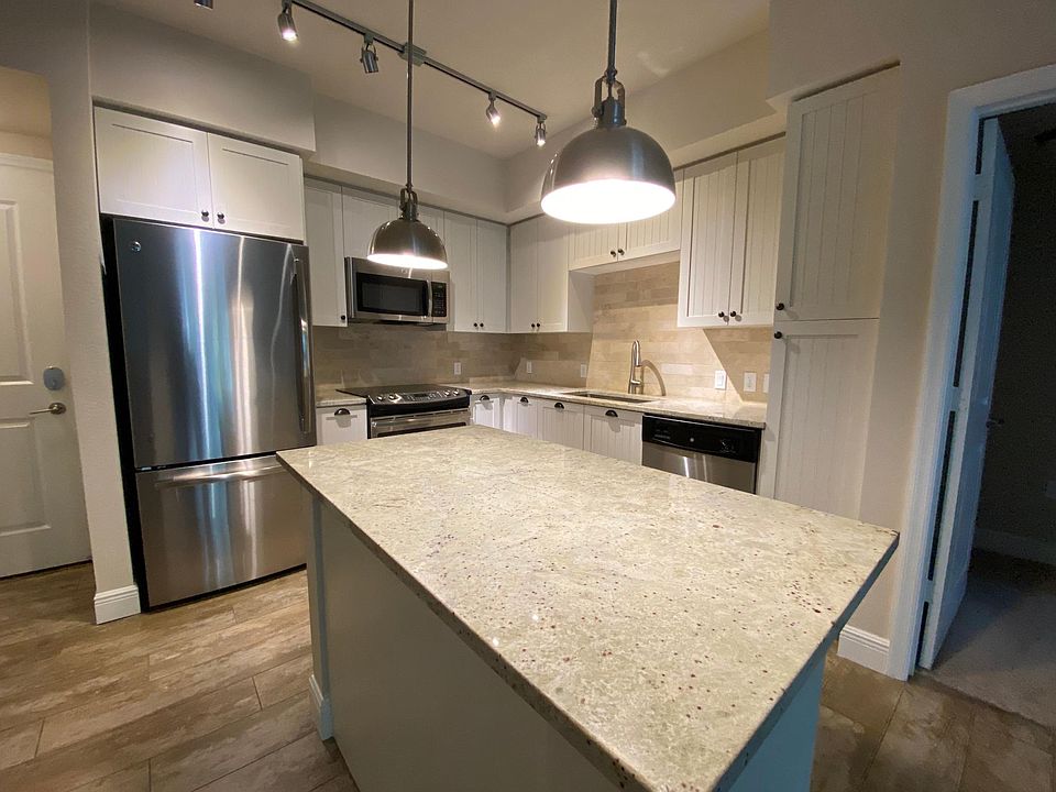 1st image of 1771 SE 17th St #224