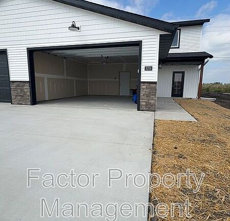 2nd image of 3214 Scotch Ln