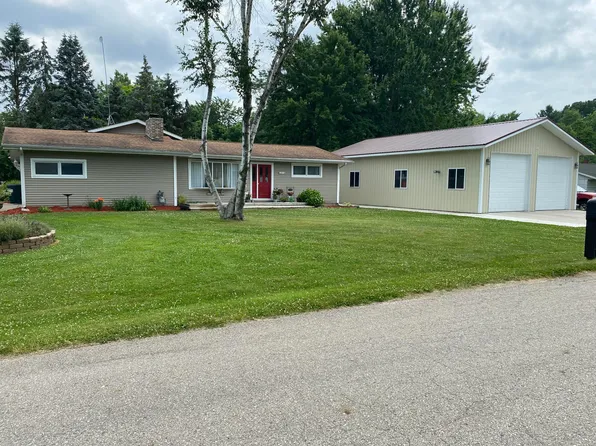 6846 Western Ave, Fremont, MI 49412