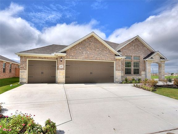 2nd image of 302 Hibiscus Dr
