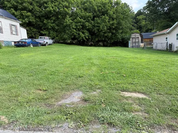 955 Barker St, Bristol, TN 37620