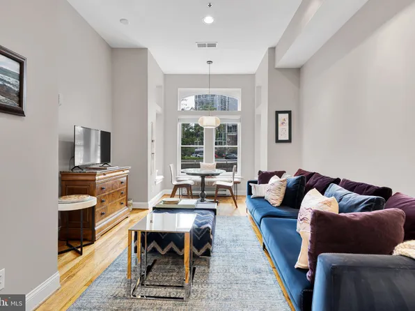 2201 K St NW APT 4, Washington, DC 20037