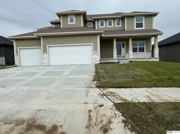 6125 S 215th Cir, Elkhorn, NE 68022