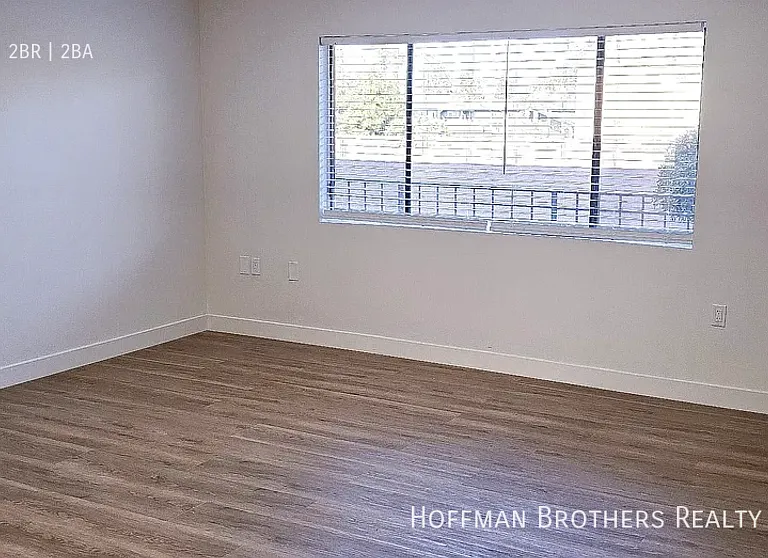 3910 E 11th St #12 — Photo 5