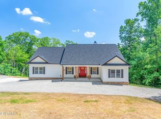 914 Skyline Dr, Harriman, TN 37748