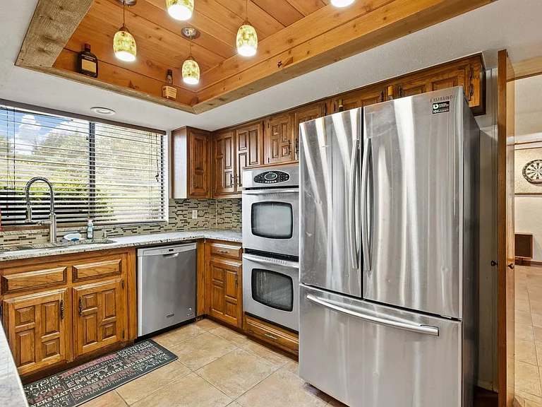 847 Middle Run Ct — Photo 37