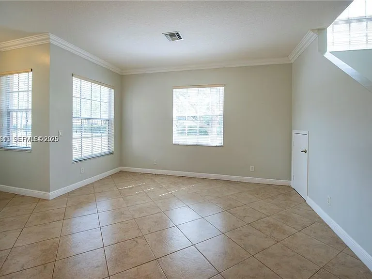 3371 Lakeside Dr #27 — Photo 7