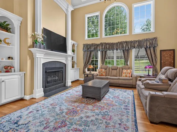 3200 Linville Ln, Lexington, KY 40513