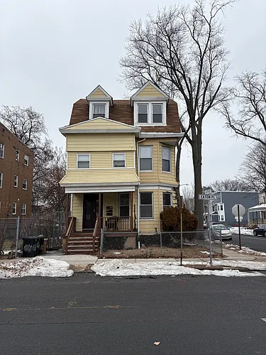 64 Eaton Pl Photo 1