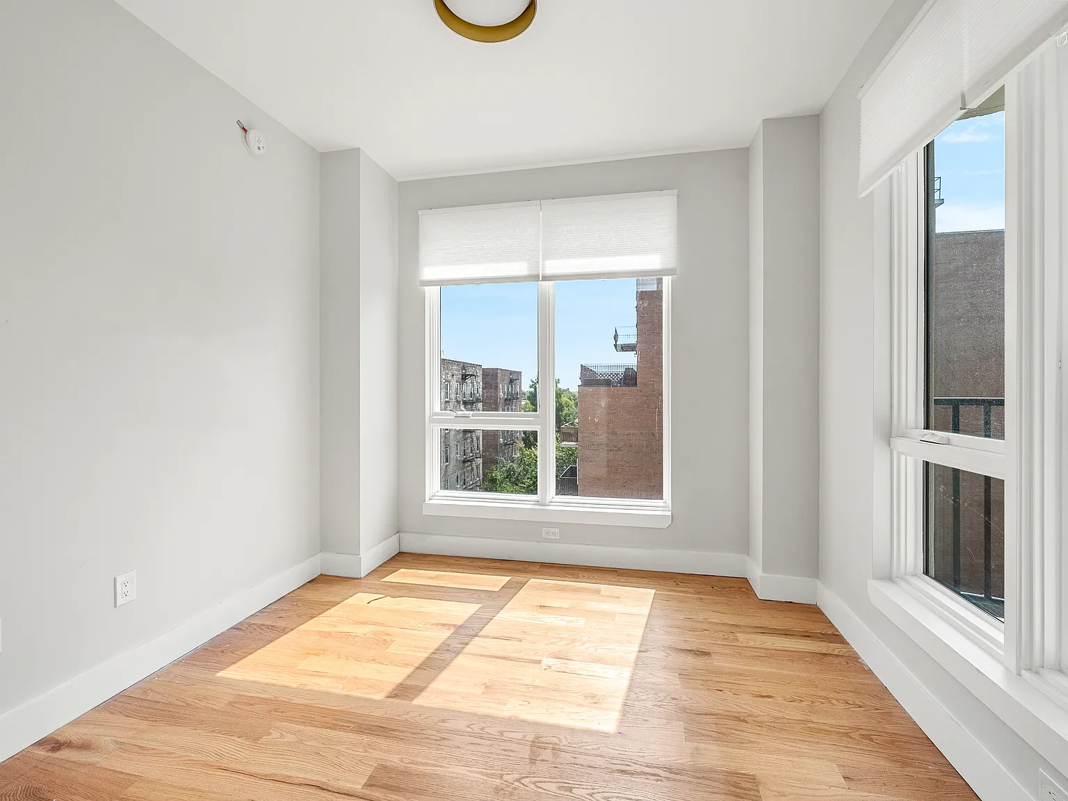 2112 Avenue P — Photo 3