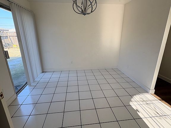 3rd image of 8549 Everglade Dr