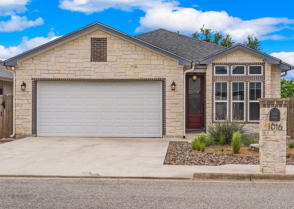 1st image of 1016 Creswell Ln