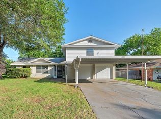 207 Eric Ln, Benbrook, TX 76126